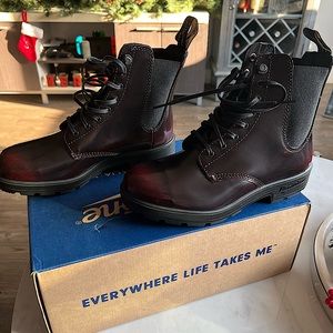 Blundstone Lace Boots - New - Never Worn